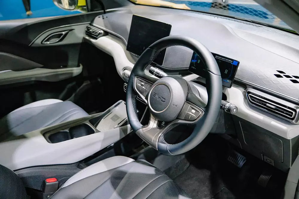 Khoang lái của BYD Atto 1