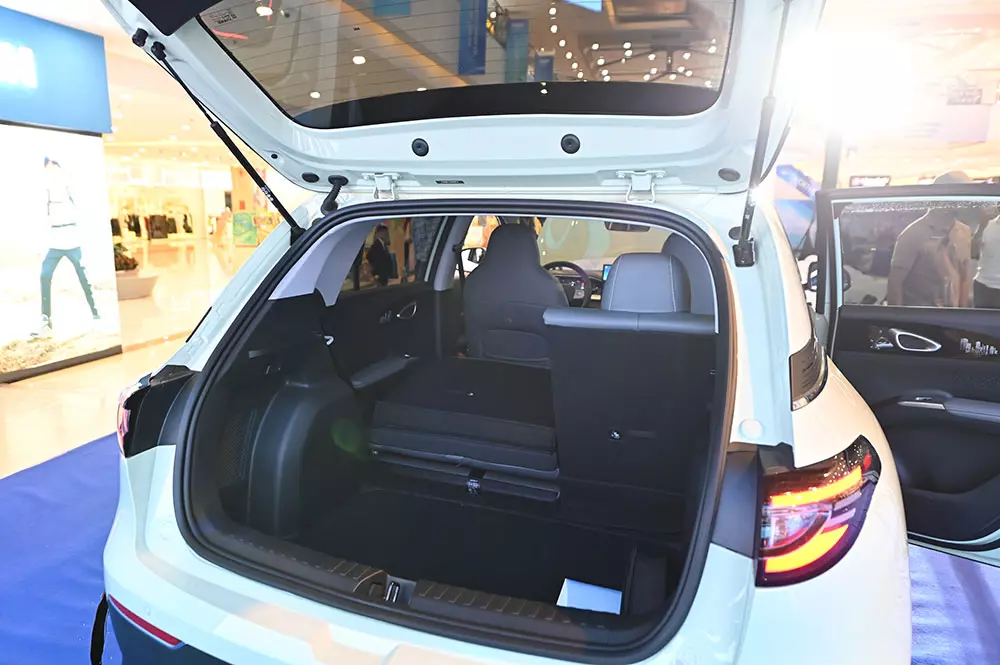 Khoang hành lý phía sau của Geely EX2 
