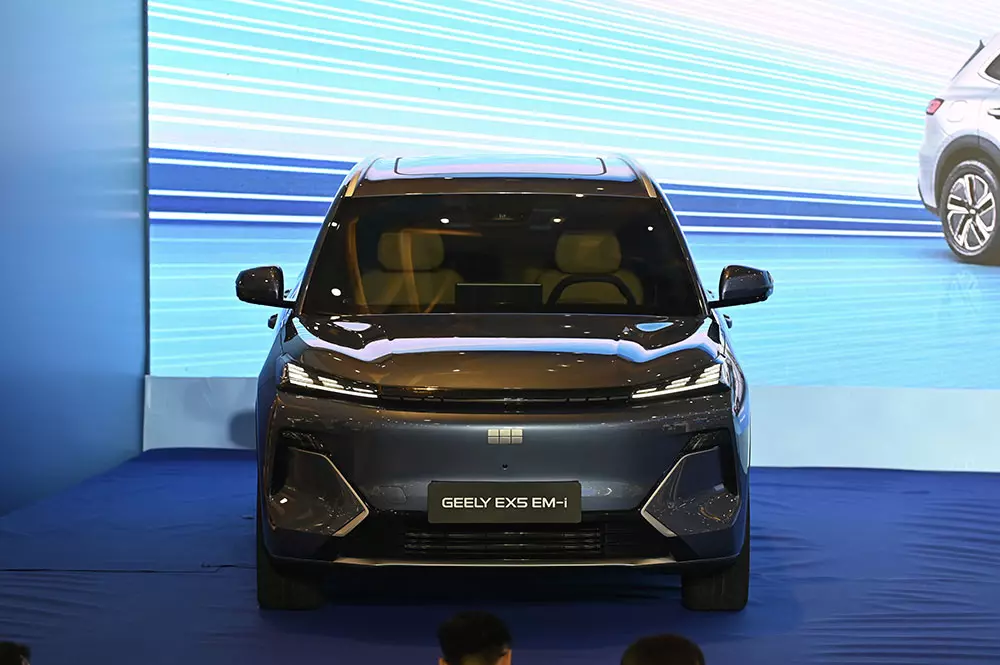 Geely EX5 EM-i sở hữu thiết kế mượt mà