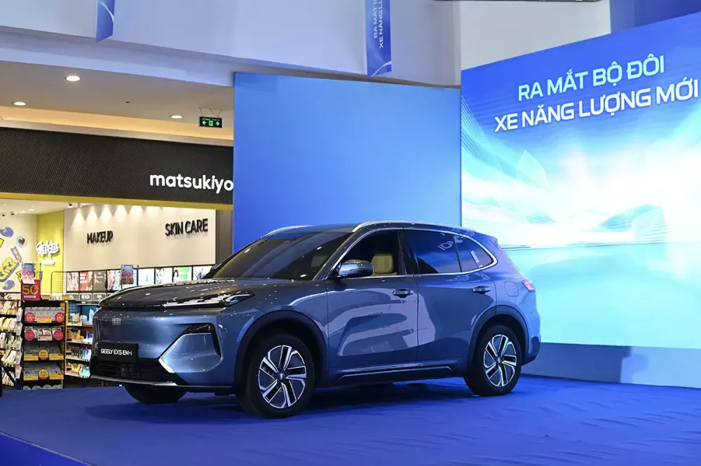 Geely EX5 EM-i được giới thiệu với khách hàng Việt, chỉ tiêu thụ 3,02 lít xăng/100 km