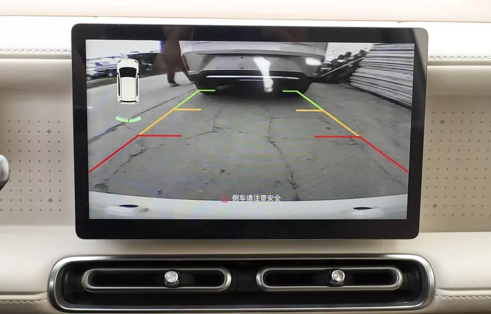 Wuling Hongguang Mini EV 2026 được trang bị các tính năng an toàn cơ bản