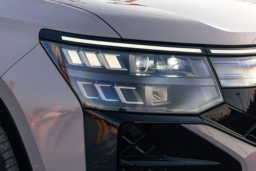 Cận cảnh đèn pha IQ. Light LED của Volkswagen Teramont Pro 2026 Cận cảnh đèn pha IQ. Light LED của Volkswagen Teramont Pro 2026