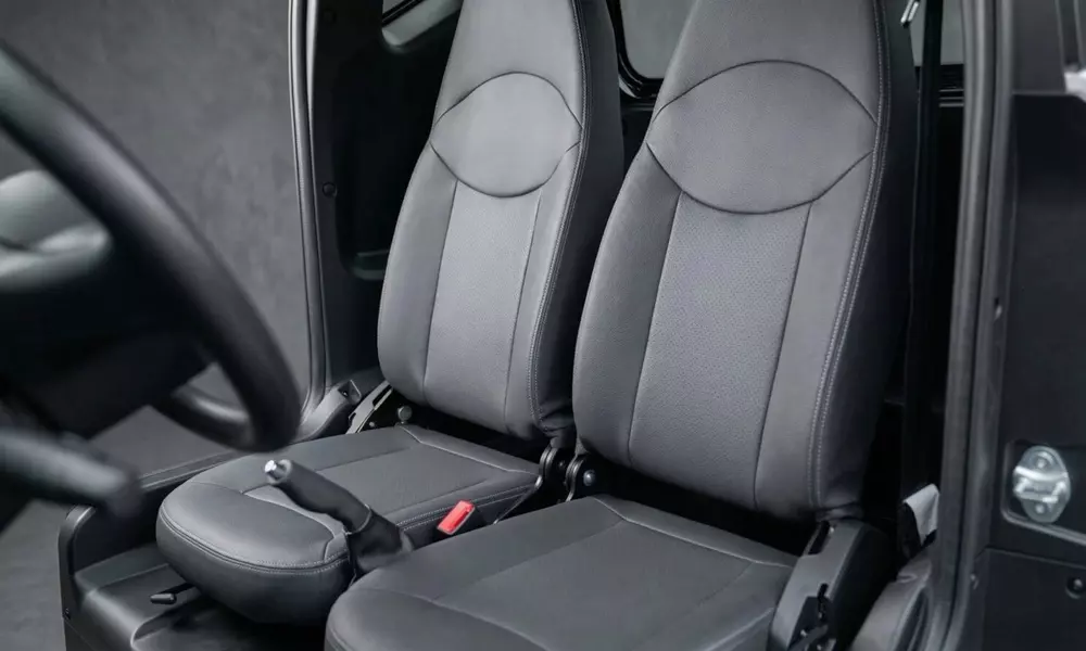 Nano S05 chỉ có 2 chỗ ngồi