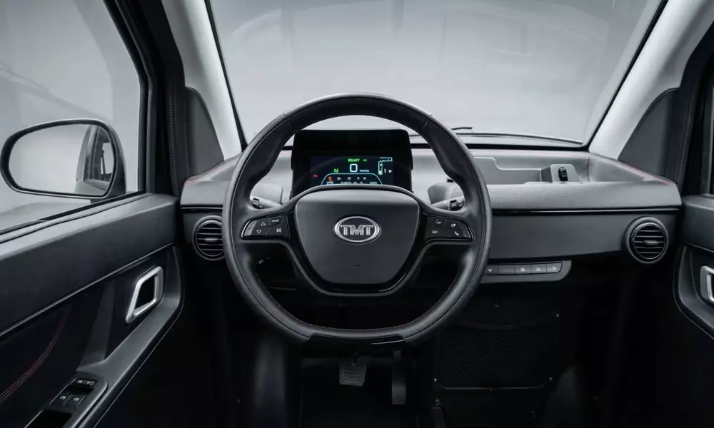 Khoang lái của Nano S05 