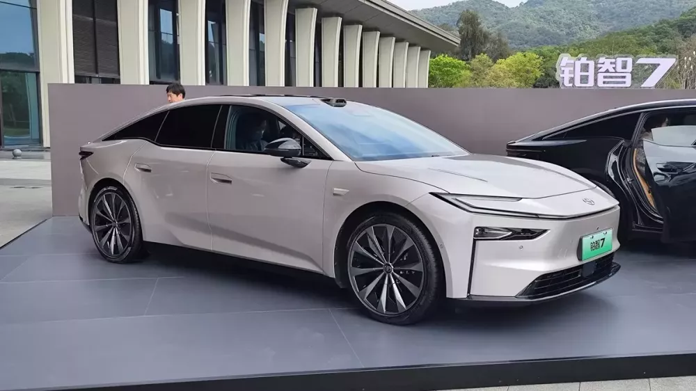 bZ7 được áp dụng ngôn ngữ thiết kế mới của hãng Toyota