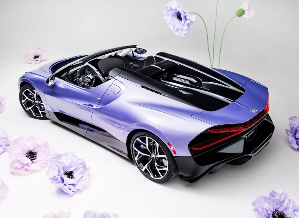 Chiếc siêu xe Bugatti Mistral này lấy cảm hứng từ hoa oải hương Chiếc siêu xe Bugatti Mistral này lấy cảm hứng từ hoa oải hương