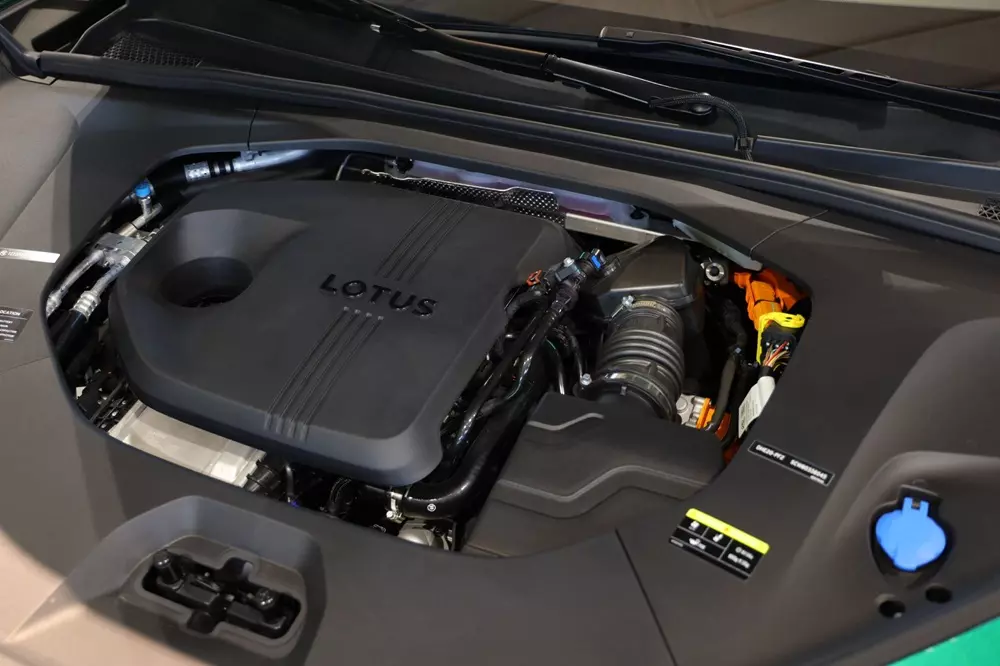 Lotus Eletre X được trang bị hệ truyền động PHEV mạnh mẽ