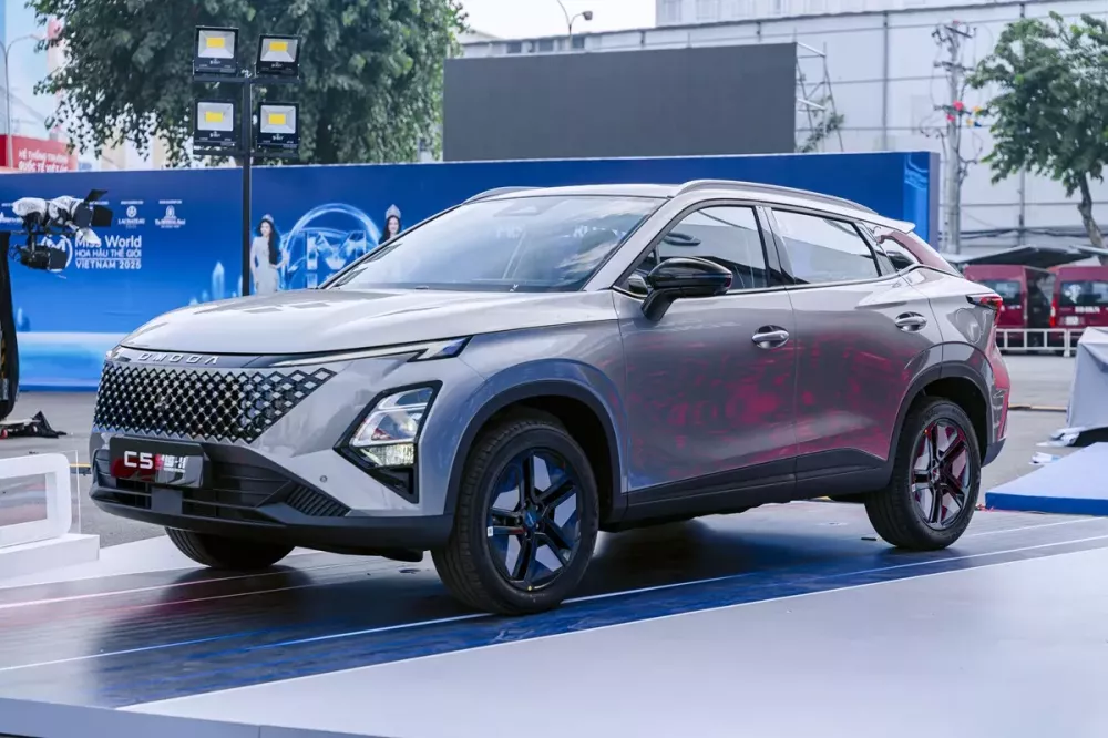 Omoda C5 SHS-H màu bạc Aviation Omoda C5 SHS-H màu bạc Aviation