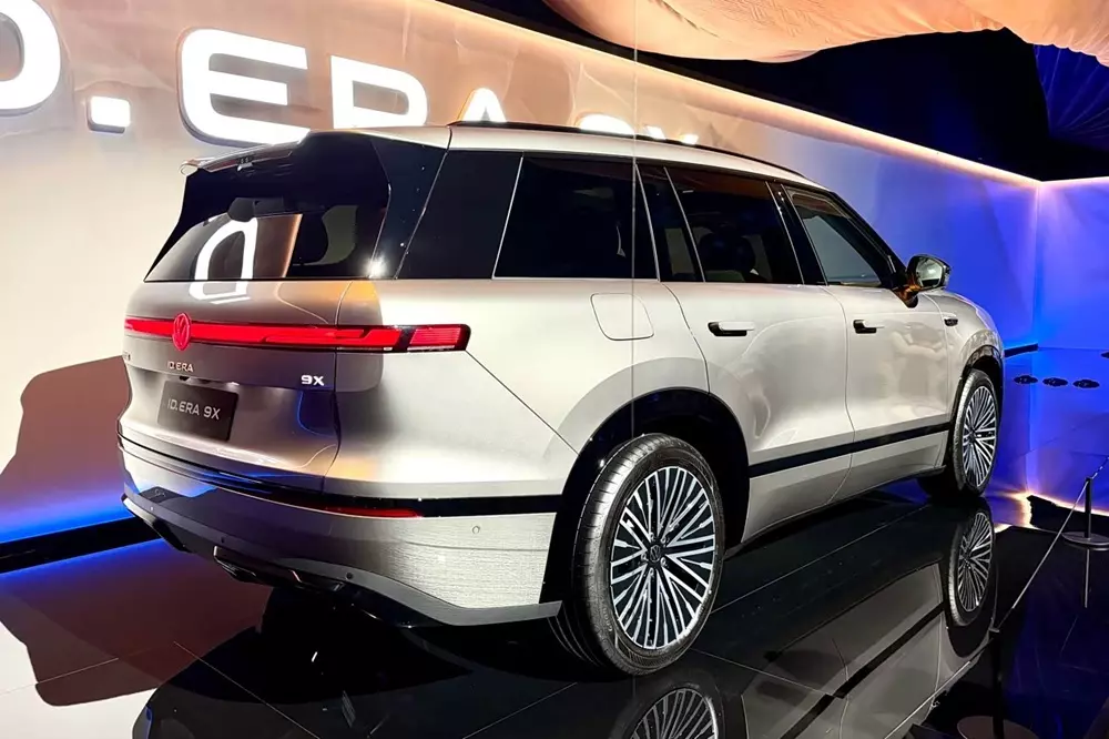 Đèn hậu LED của Volkswagen ID. Era 9X có thiết kế mỏng và nối liền hai bên