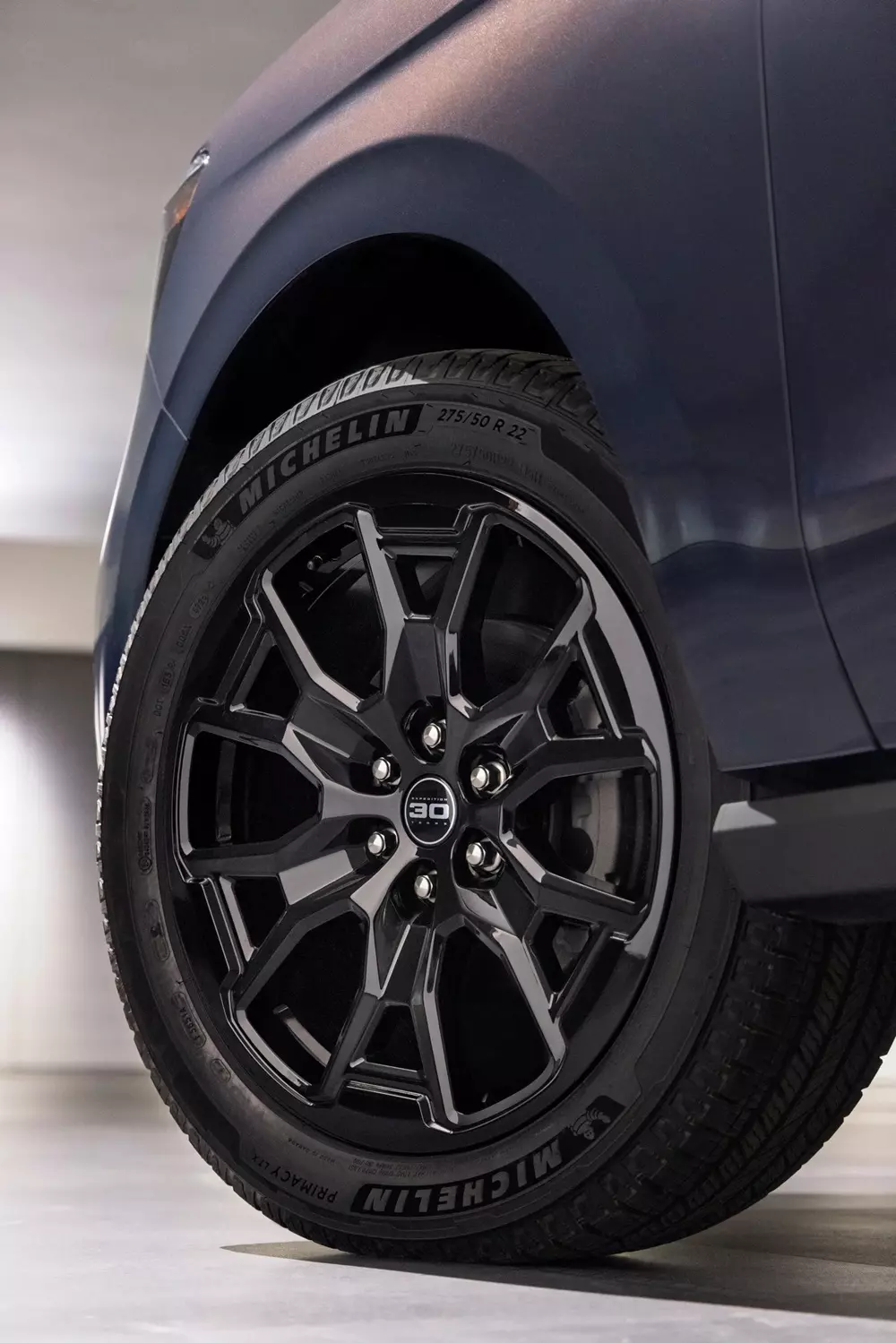 Mâm màu đen của Ford Expedition 30 Years