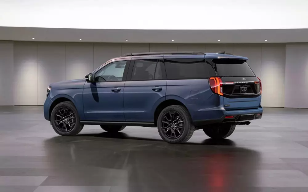 Ford Expedition 30 Years dùng động cơ như bản thường