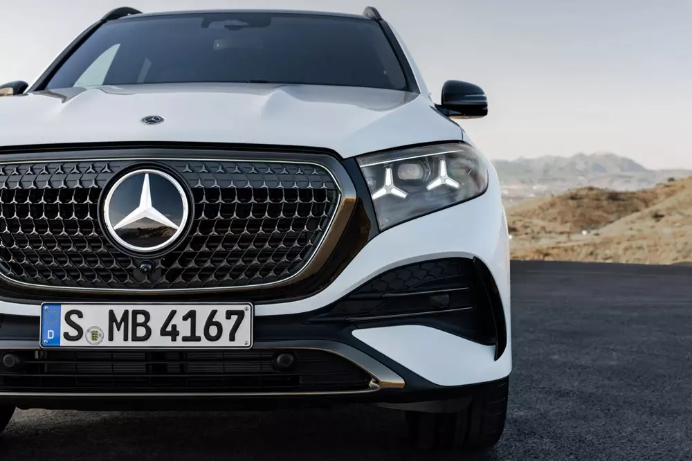 Mercedes-Benz GLE 2026 sở hữu họa tiết ngôi sao 3 cánh ở nhiều chi tiết
