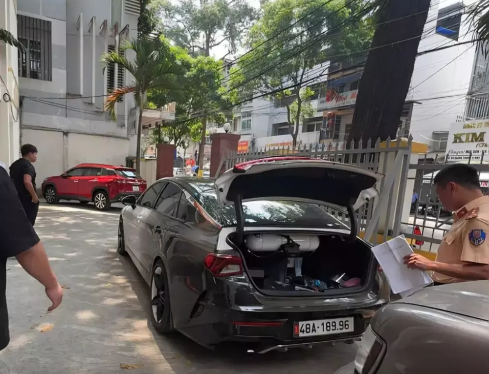 Chiếc Kia K5 tại cơ quan Công an