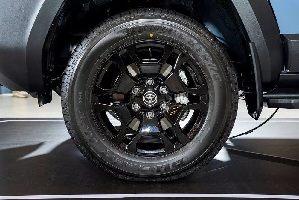 Mâm 18 inch của Toyota Land Cruiser FJ 