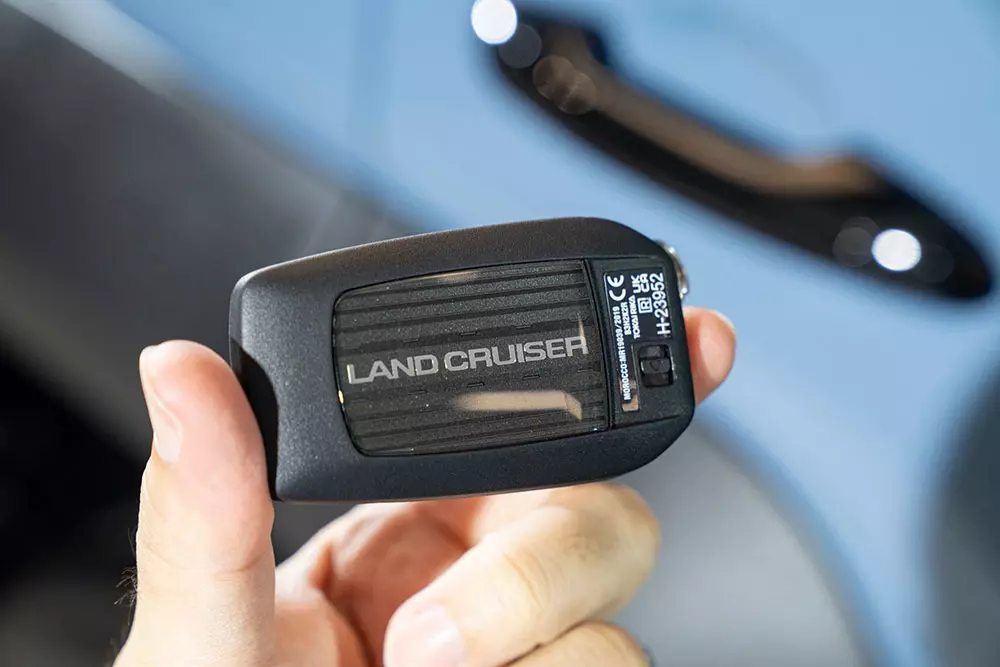 Chìa khóa của Toyota Land Cruiser FJ 