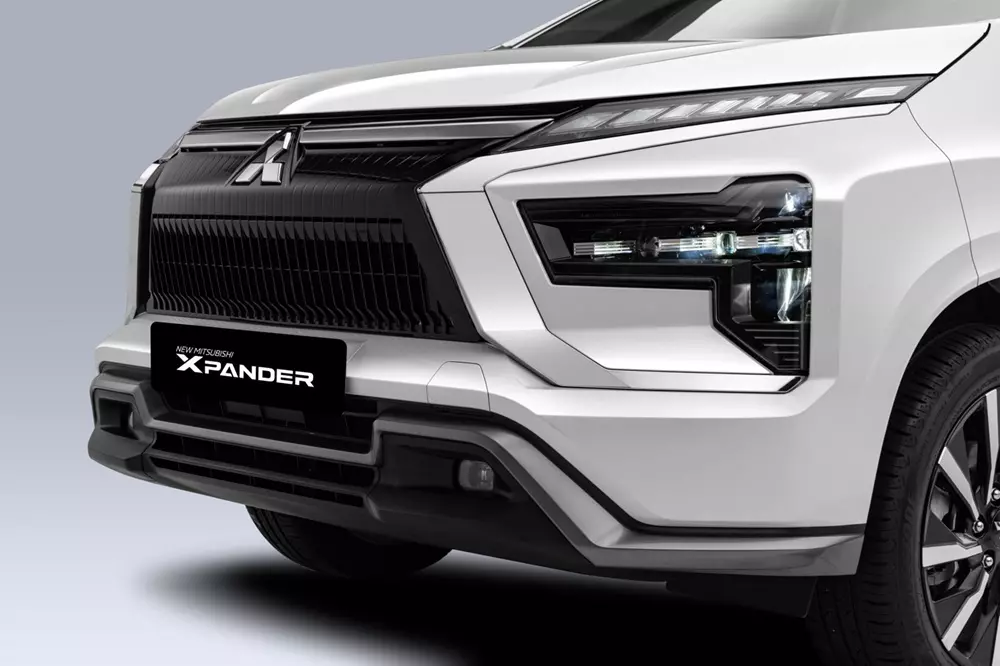 Cận cảnh đèn pha của Mitsubishi Xpander 2026