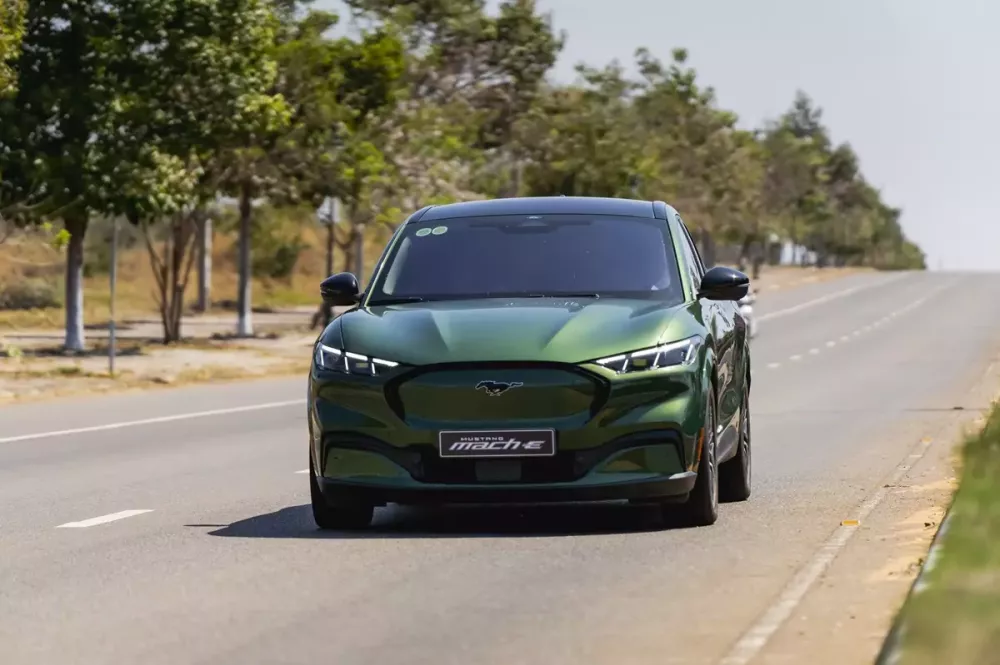 Doanh số không đạt kỳ vọng, Ford Mustang Mach-E tại Việt Nam được giảm giá đến 900 triệu đồng