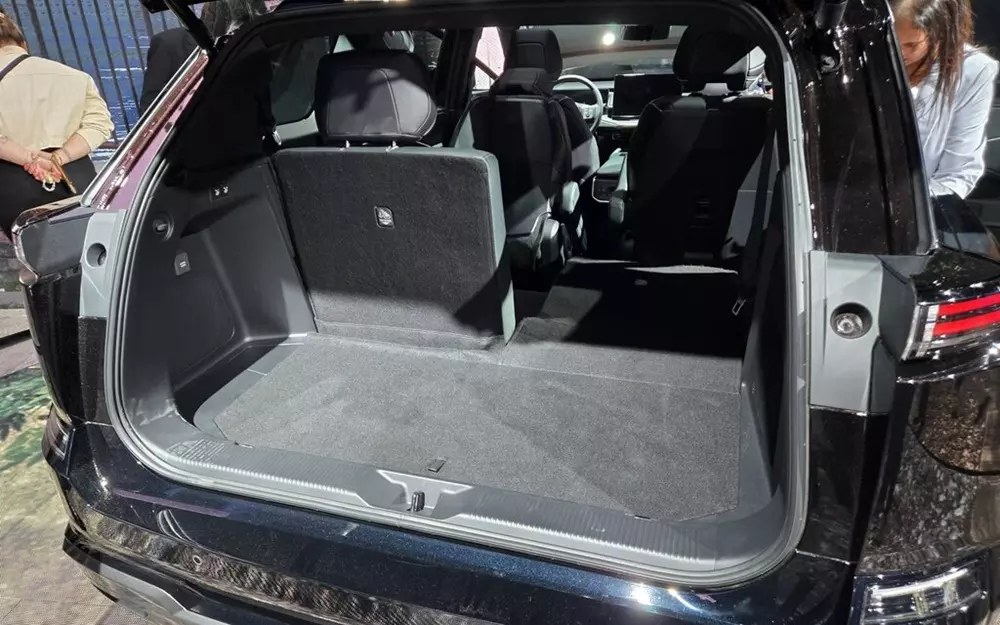 Khoang hành lý của Subaru Getaway Khoang hành lý của Subaru Getaway