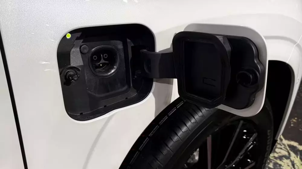 Cổng sạc của Subaru Getaway Cổng sạc của Subaru Getaway