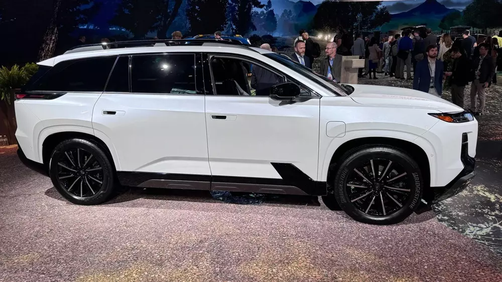 Subaru Getaway nhanh và mạnh hơn Toyota Highlander Subaru Getaway nhanh và mạnh hơn Toyota Highlander