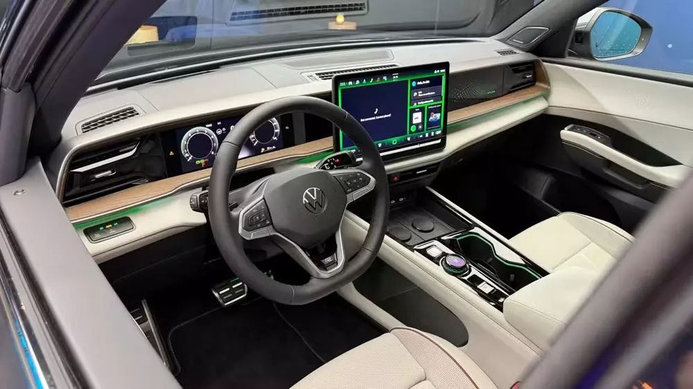 Khoang lái hiện đại và cao cấp hơn của Volkswagen Teramont 2026 Khoang lái hiện đại và cao cấp hơn của Volkswagen Teramont 2026