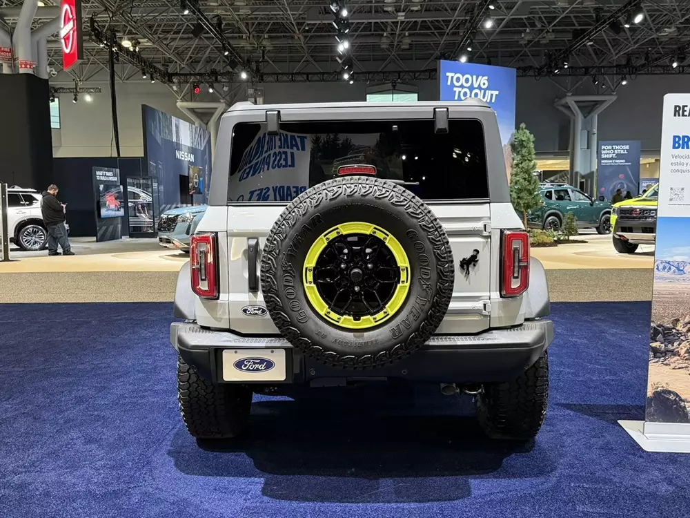 Động cơ của Ford Bronco RTR giống bản thường