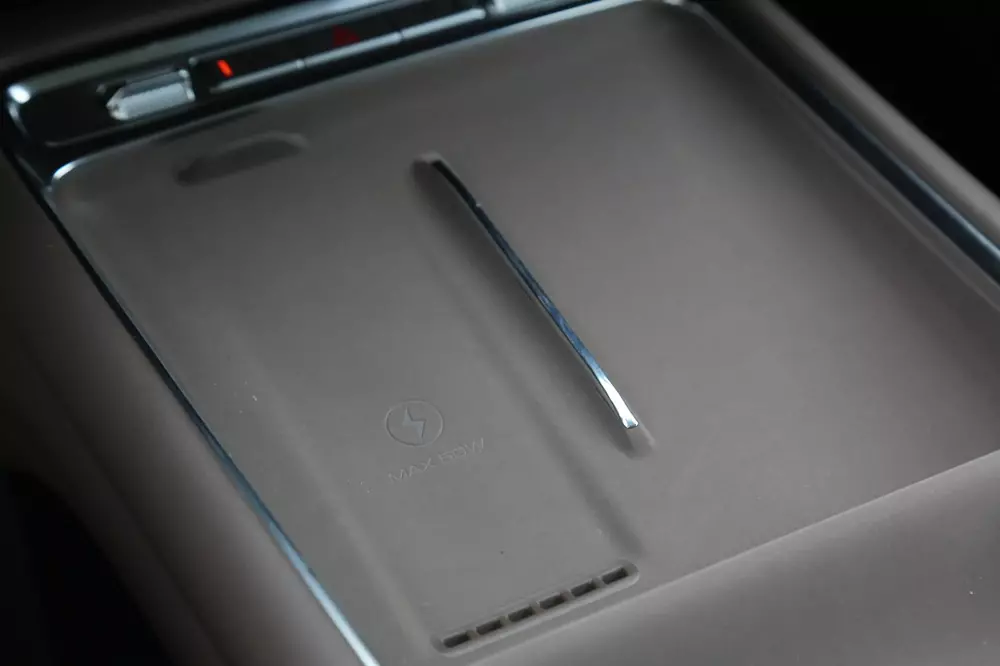 Wuling Nexus có sạc không dây