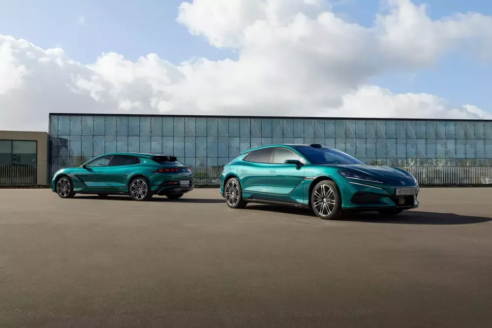 Denza Z9GT ra mắt thị trường quốc tế với pin mới sạc nhanh như đổ xăng