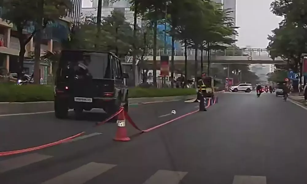 Hà Nội: SUV hạng sang Mercedes-Benz G-Class tông tử vong cụ ông đi tập thể dục lúc sáng sớm