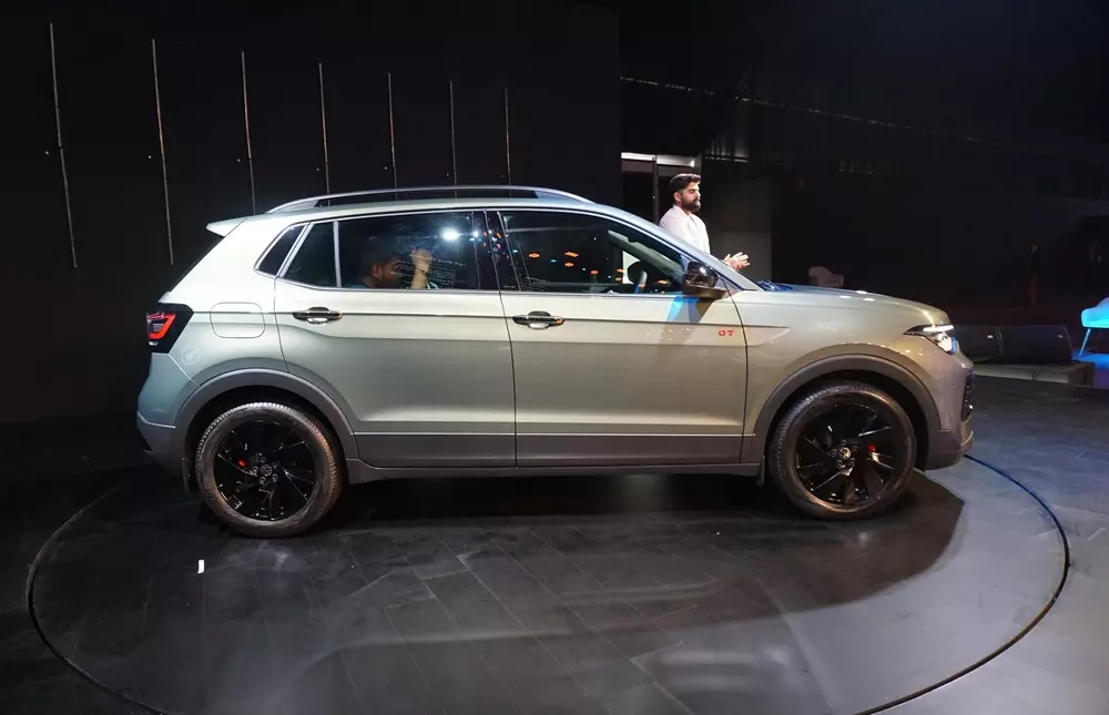 Volkswagen Taigun 2026 bản GT dùng mâm sơn màu đen bóng khỏe khoắn hơn Volkswagen Taigun 2026 bản GT dùng mâm sơn màu đen bóng khỏe khoắn hơn