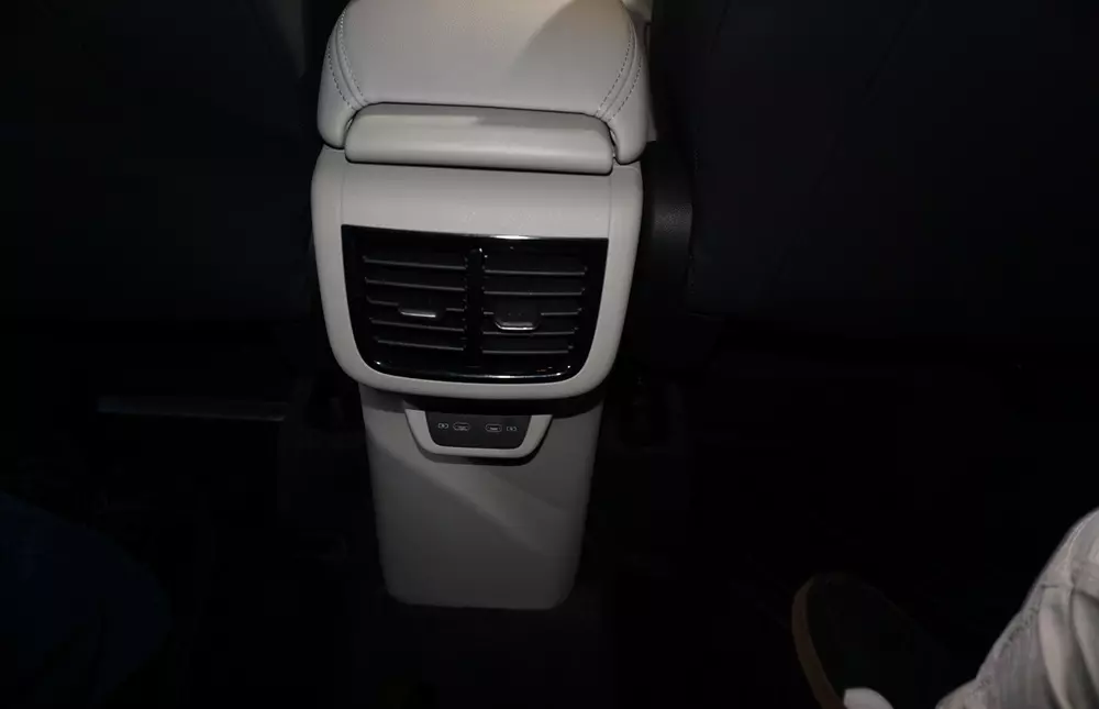 Volkswagen Taigun 2026 có thêm cửa gió điều hòa ở hàng ghế sau Volkswagen Taigun 2026 có thêm cửa gió điều hòa ở hàng ghế sau