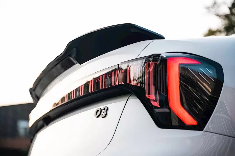 Đèn hậu Lynk & Co 03 có thiết kế khá đặc trưng