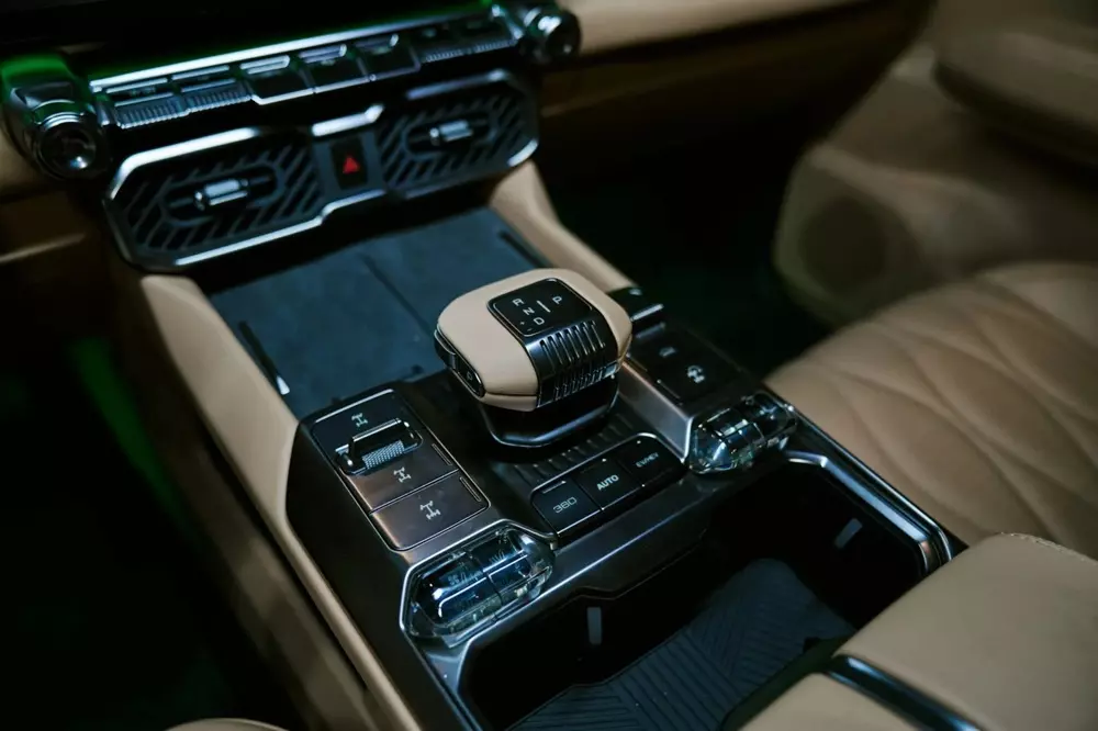 Cụm điều khiển trung tâm của Chery KP31 