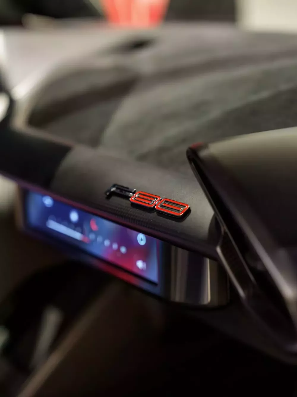 Màn hình giải trí dành cho hành khách của Ferrari F80 Màn hình giải trí dành cho hành khách của Ferrari F80