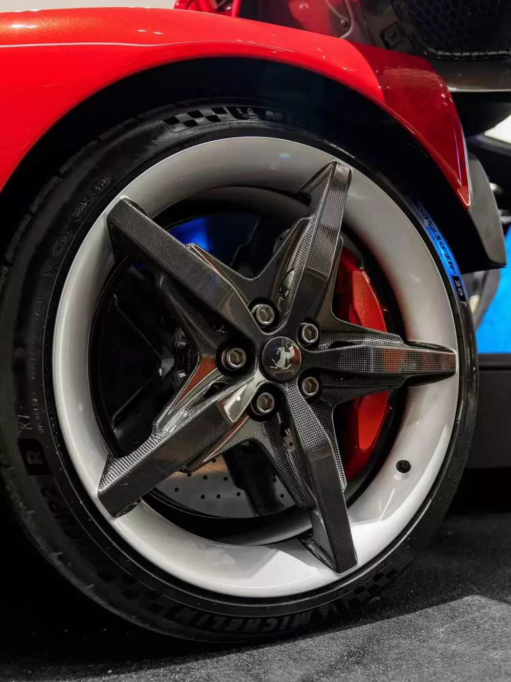 Mâm bằng sợi carbon của Ferrari F80 Mâm bằng sợi carbon của Ferrari F80