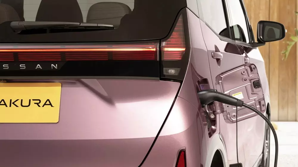 Nissan Sakura 2026 màu hồng Minamoto Sakura mới Nissan Sakura 2026 màu hồng Minamoto Sakura mới