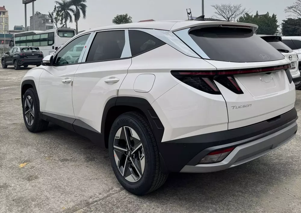 Hyundai Tucson Hybrid khá tiết kiệm xăng.