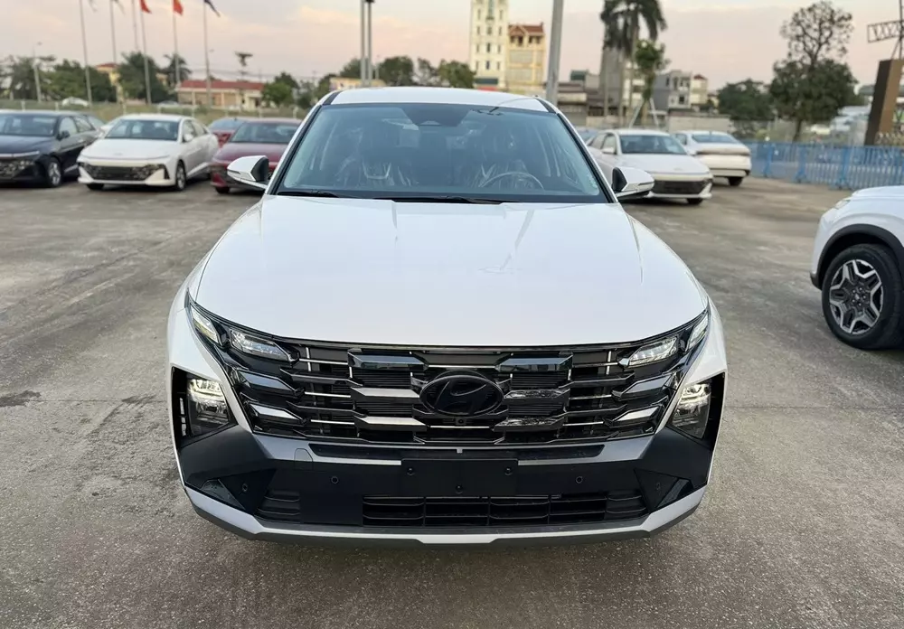 Hyundai Tucson Hybrid 2026 vẫn giữ thiết kế như các bản thấp hơn