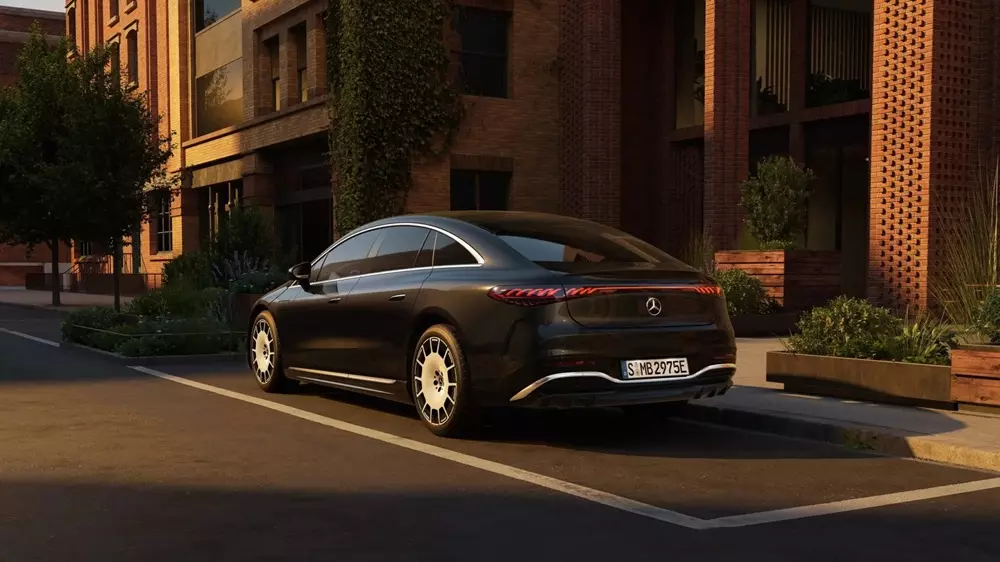 Mercedes-Benz EQS 2026 được cải tiến nhẹ ở ngoại thất