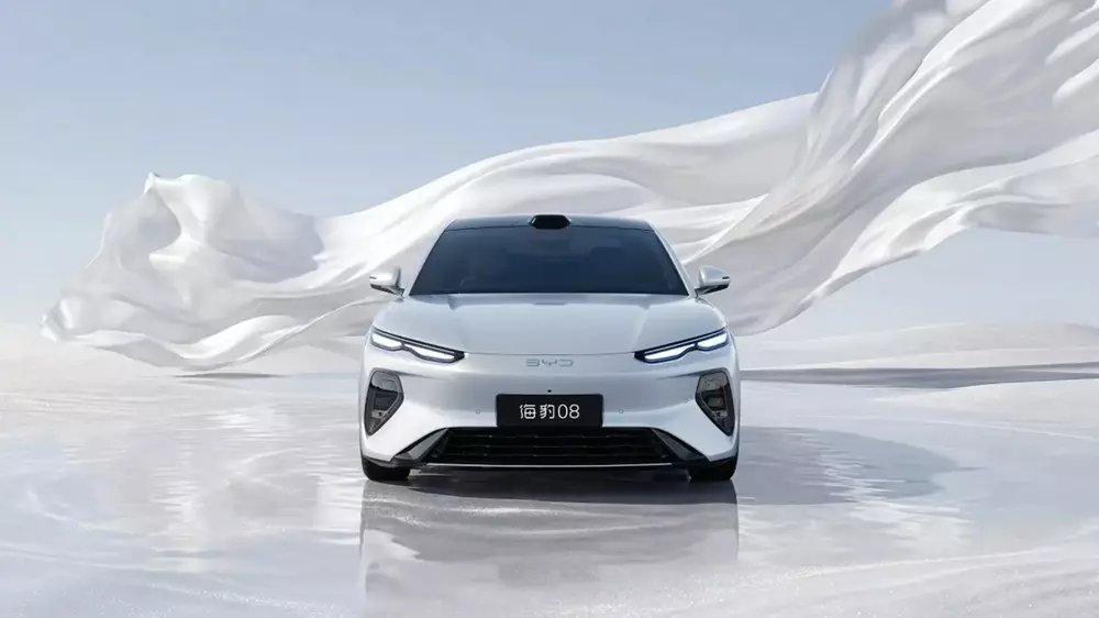 BYD Seal 08 là sedan cỡ lớn có thể chạy tới 300 km mà không ngốn xăng BYD Seal 08 là sedan cỡ lớn có thể chạy tới 300 km mà không ngốn xăng