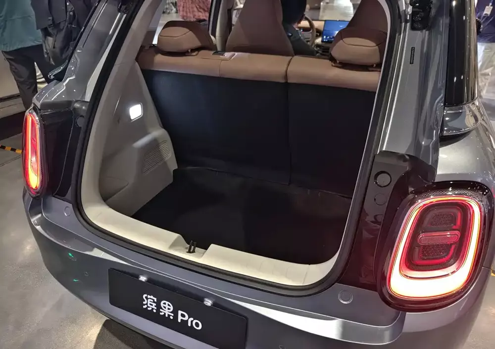 Khoang hành lý phía sau của Wuling Bingo Pro