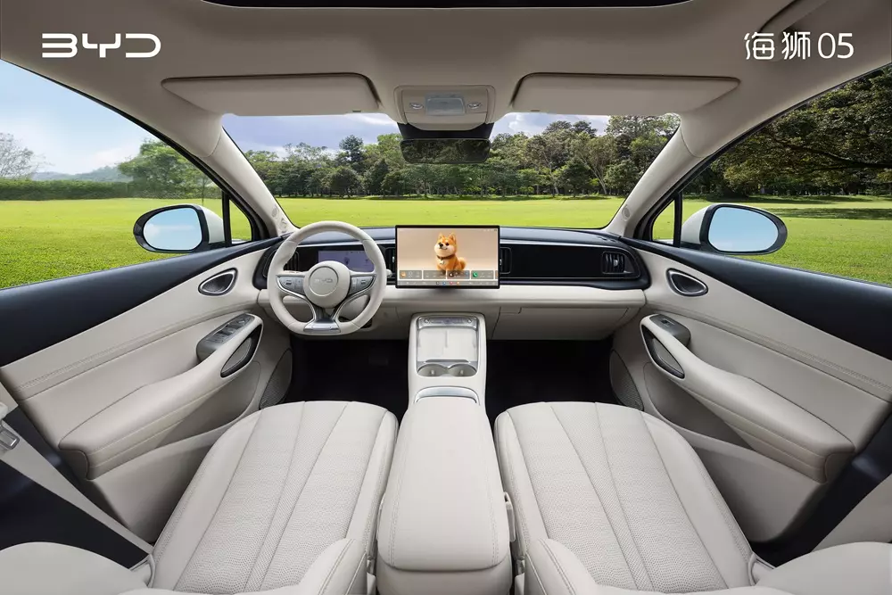 Khoang lái của BYD Sealion 05 2026