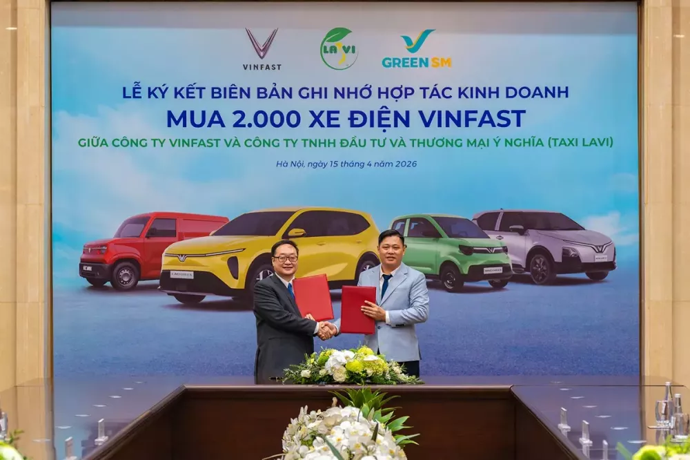 Công ty Taxi Lavi mua 2.000 chiếc ô tô điện VinFast