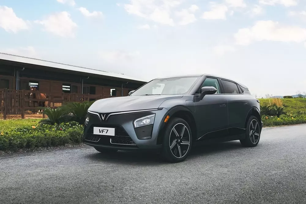 VinFast VF 7