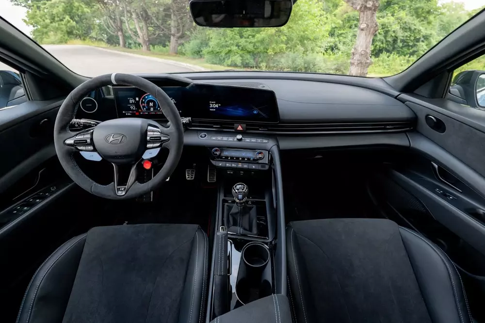 Nội thất của Hyundai Elantra N TCR