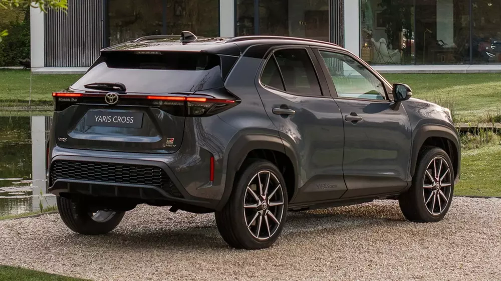 Toyota Yaris Cross 2026 bản GR Sport chỉ có hệ dẫn động cầu trước