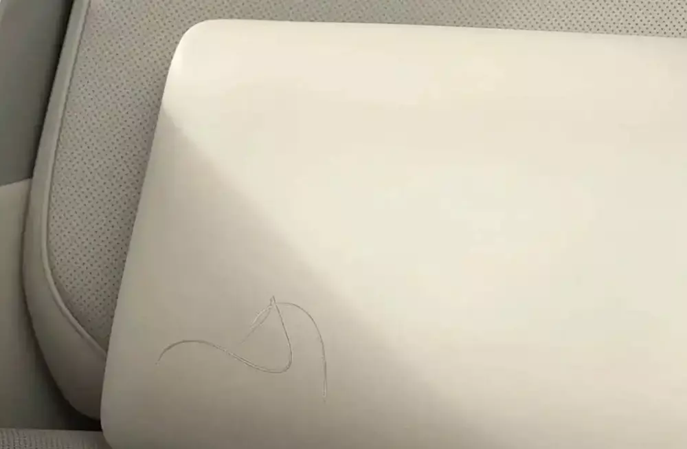 Ghế của Range Rover SV Bính Ngọ được thêu chi tiết bờm ngựa