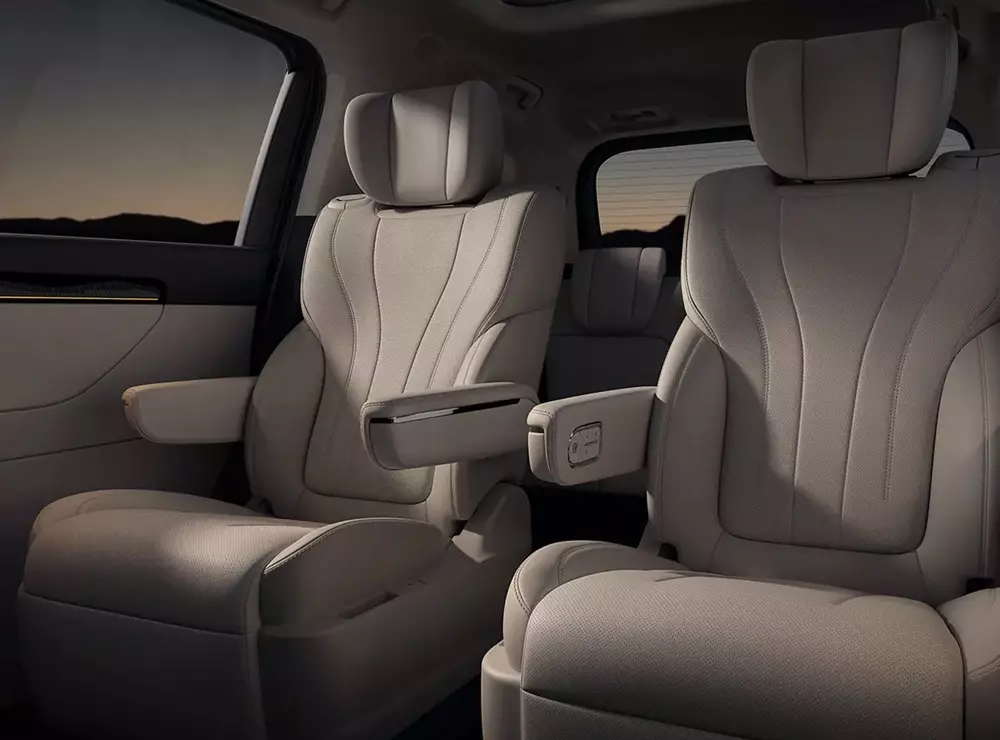 2 ghế thương gia ở hàng ghế giữa của GAC E8 2026