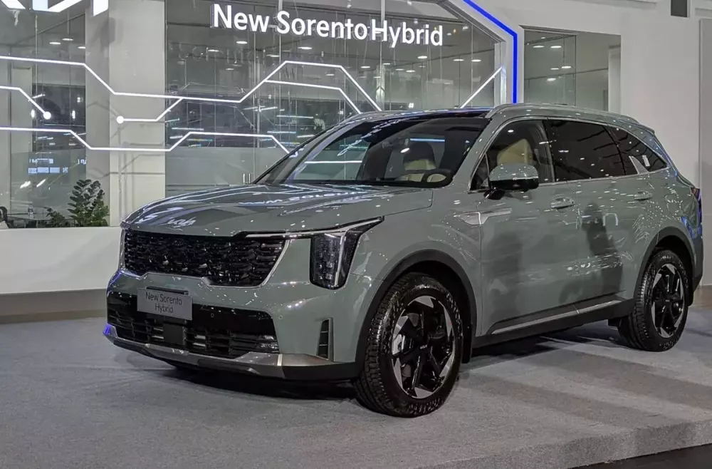 Kia Sorento Hybrid 2026 sẽ được giao xe vào tháng 8, giá khoảng 1,6 tỷ đồng
