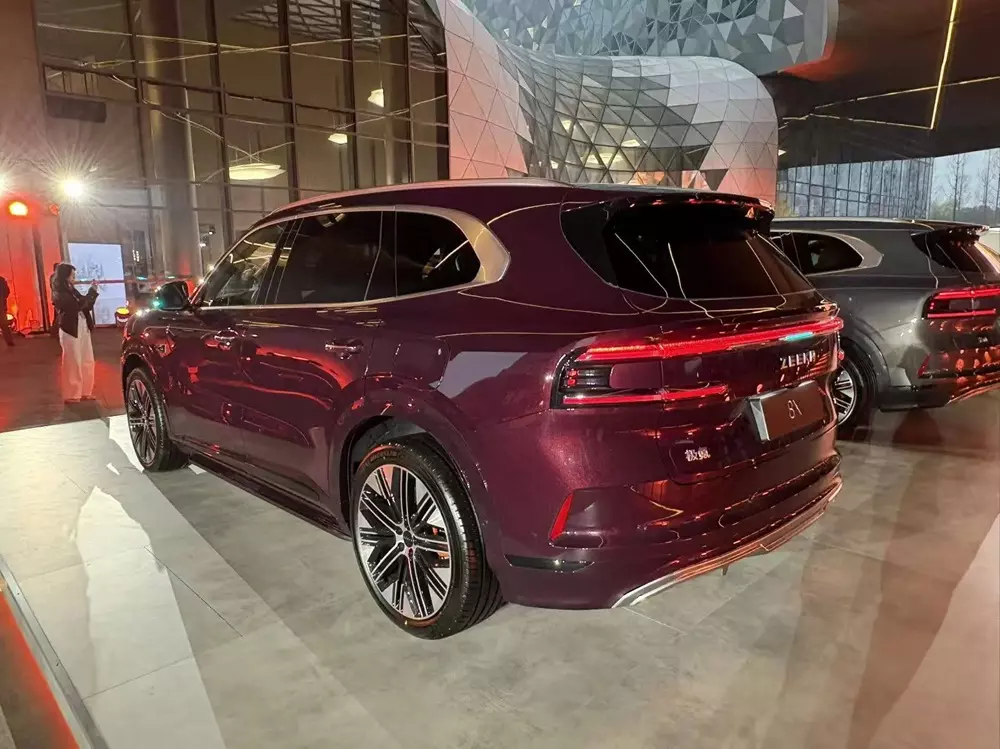 Thiết kế phía sau của Zeekr 8X